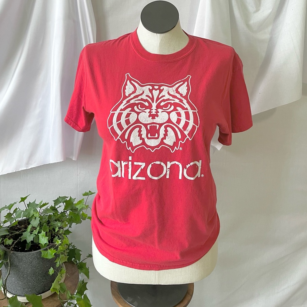 Red Arizona Tiger Screenprinted Graphic Tshirt - Medium